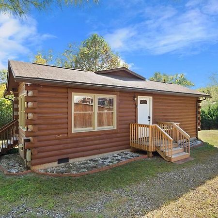 Dream Weaver Cabin Villa Candler Exterior photo