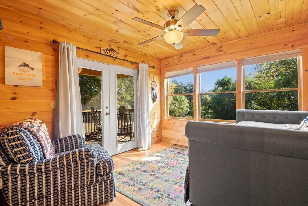 Dream Weaver Cabin Villa Candler Exterior photo