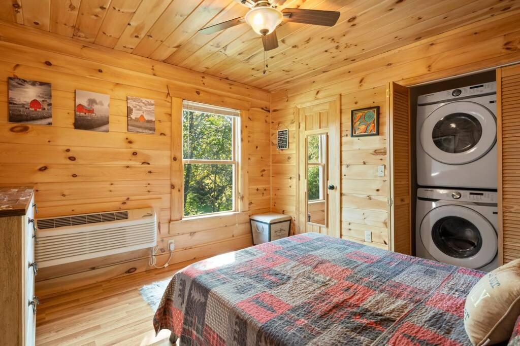 Dream Weaver Cabin Villa Candler Exterior photo