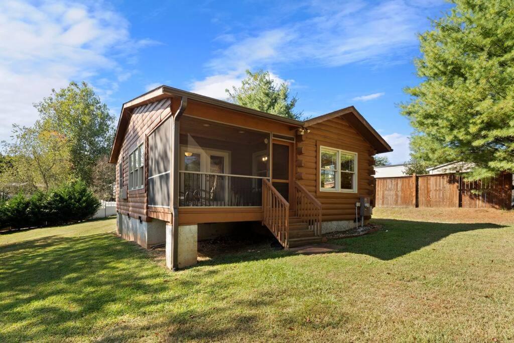 Dream Weaver Cabin Villa Candler Exterior photo
