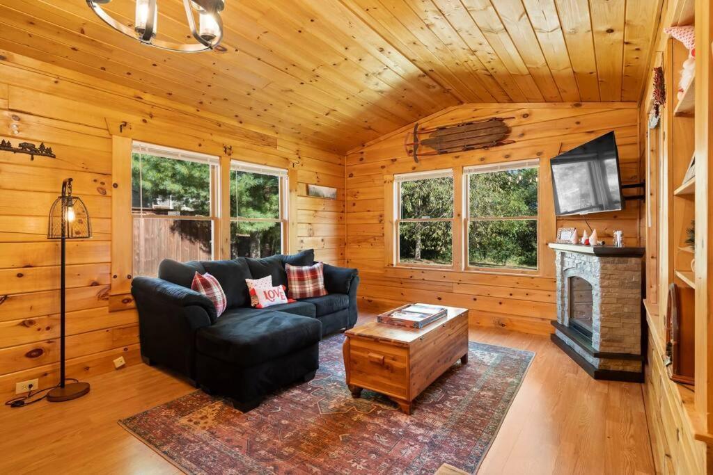 Dream Weaver Cabin Villa Candler Exterior photo
