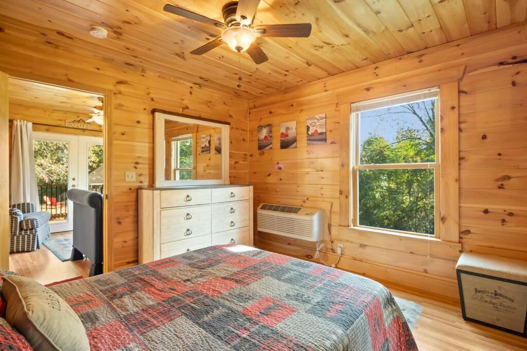 Dream Weaver Cabin Villa Candler Exterior photo