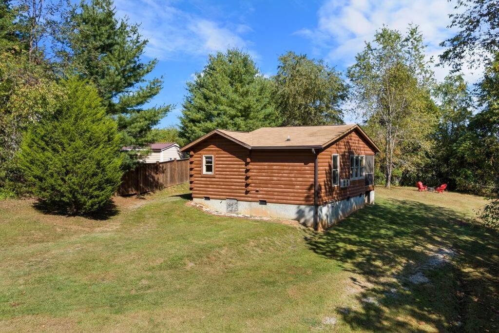 Dream Weaver Cabin Villa Candler Exterior photo
