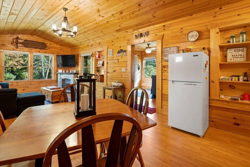 Dream Weaver Cabin Villa Candler Exterior photo